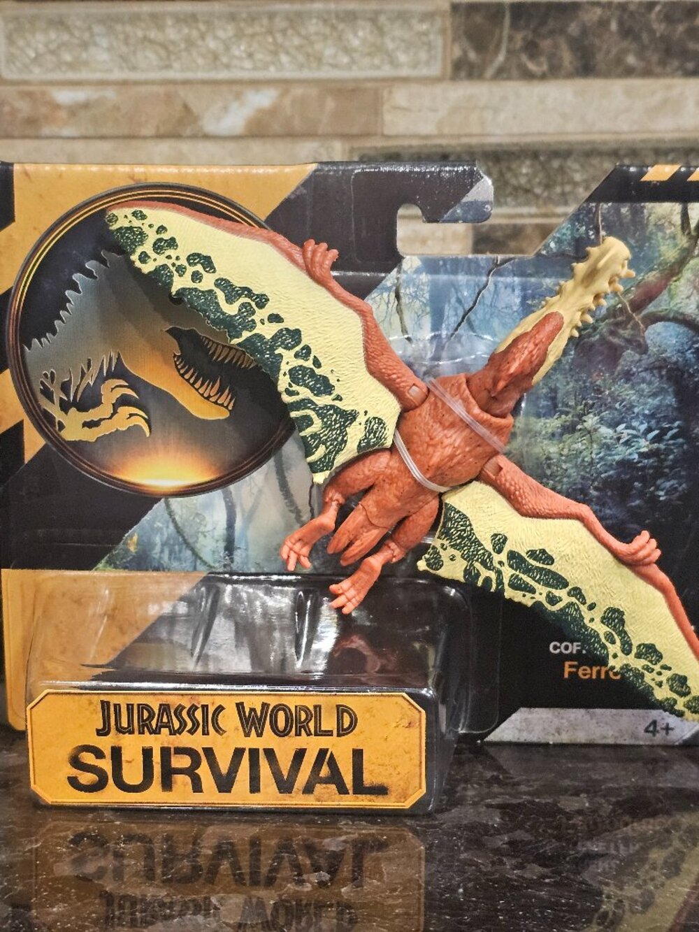 Jurassic World Survival Frenzy Pack Ferrodraco Action Figure - Picture 2 of 3